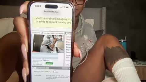 Snapshot of prettywap85 chatting on 07/29/26, 12:03 Discrete Pussy online show from 07/29/26, 12:03