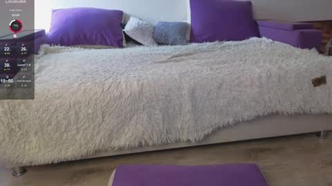 Snapshot of prettyyy_kitty chatting on 04/13/26, 02:17 Kitty online show from 04/13/26, 02:17