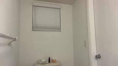 Snapshot of prettyyykittyyy22 chatting on 09/17/25, 03:30 prettyyykittyyy22 online show from 09/17/25, 03:30