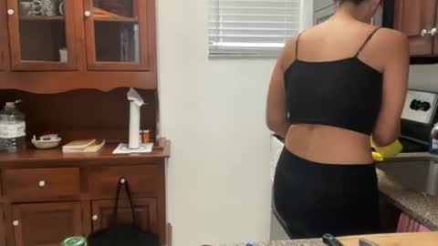 Snapshot of prettyyykittyyy22 chatting on 09/19/25, 04:29 prettyyykittyyy22 online show from 09/19/25, 04:29