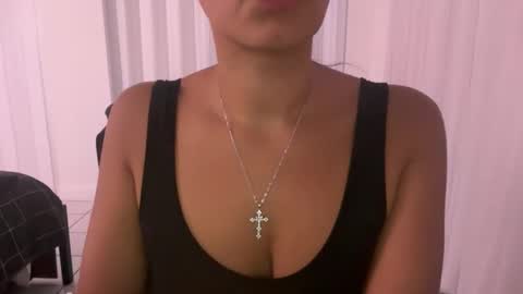 Snapshot of prettyyykittyyy22 chatting on 10/24/25, 04:42 prettyyykittyyy22 online show from 10/24/25, 04:42