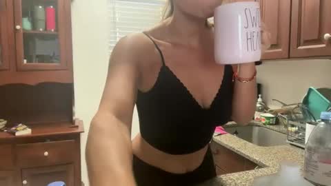 Snapshot of prettyyykittyyy22 chatting on 03/07/26, 02:36 prettyyykittyyy22 online show from 03/07/26, 02:36