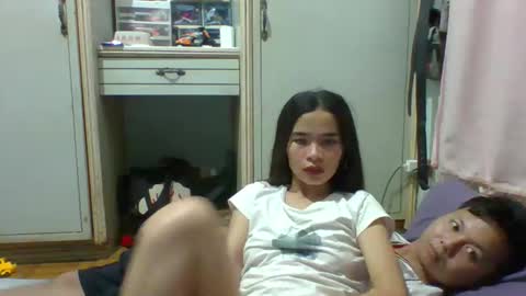 Snapshot of prety784828 chatting on 04/15/26, 05:31 prety784828 online show from 04/15/26, 05:31