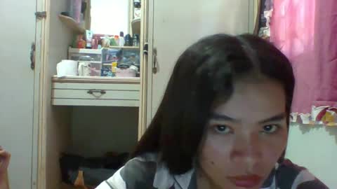 Snapshot of prety784828 chatting on 06/14/26, 02:24 prety784828 online show from 06/14/26, 02:24