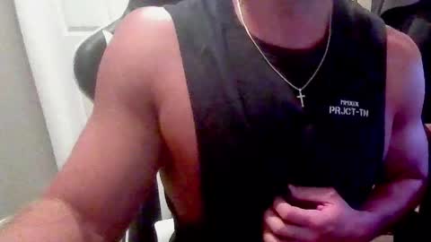 Snapshot of prezzo402 chatting on 05/22/26, 06:31 Prezzo402 online show from 05/22/26, 06:31