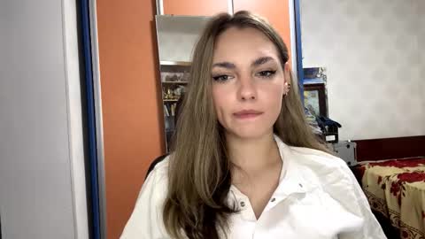 Snapshot of pricillahoinacki chatting on 11/18/25, 08:13 Amelia online show from 11/18/25, 08:13