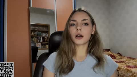 Snapshot of pricillahoinacki chatting on 11/29/25, 04:10 Amelia online show from 11/29/25, 04:10