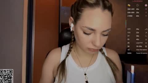 Snapshot of pricillahoinacki chatting on 01/05/26, 06:33 Amelia online show from 01/05/26, 06:33