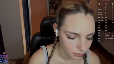 Snapshot of pricillahoinacki chatting on 01/12/26, 06:24 Amelia online show from 01/12/26, 06:24