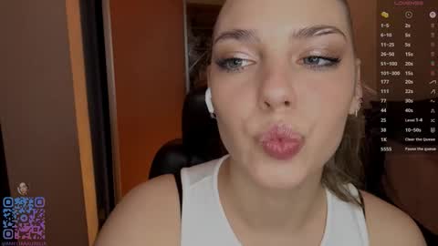 Snapshot of pricillahoinacki chatting on 01/16/26, 05:39 Amelia online show from 01/16/26, 05:39