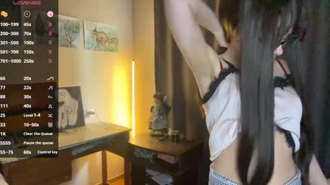 Snapshot of pricillahoinacki chatting on 04/23/26, 10:58 Amelia online show from 04/23/26, 10:58