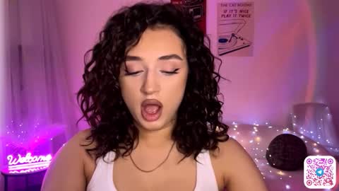 Snapshot of pricillalivsey chatting on 03/25/26, 11:49 Sofi online show from 03/25/26, 11:49