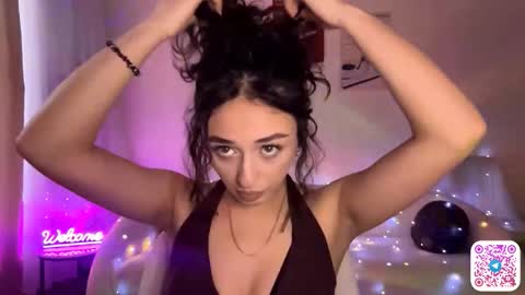 Snapshot of pricillalivsey chatting on 03/27/26, 11:10 Sofi online show from 03/27/26, 11:10