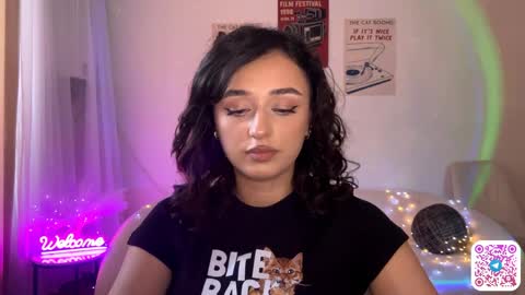 Snapshot of pricillalivsey chatting on 04/07/26, 01:33 Sofi online show from 04/07/26, 01:33