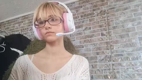 Snapshot of pricillasol chatting on 03/25/26, 09:48 Stella online show from 03/25/26, 09:48