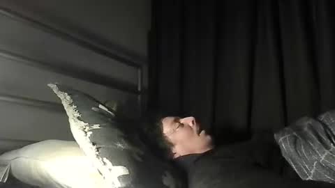 prieslucas068 online show from 11/12/25, 07:53