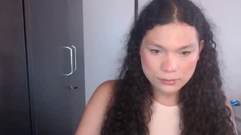 Snapshot of prim_rosse chatting on 06/19/26, 02:32 Prim Rosse online show from 06/19/26, 02:32