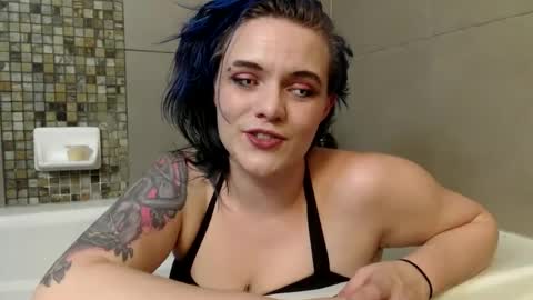 PrimalDelilah online show from 12/08/24, 04:46