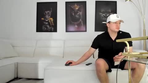 Snapshot of prince_2026 chatting on 11/18/25, 01:11 prince_2026 online show from 11/18/25, 01:11