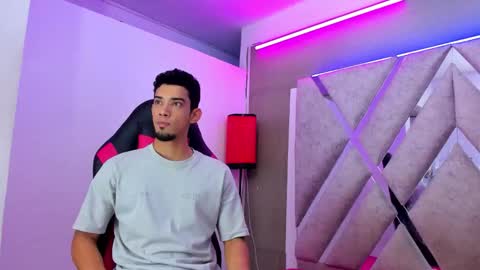 prince_arthur77 online show from 10/17/25, 01:35