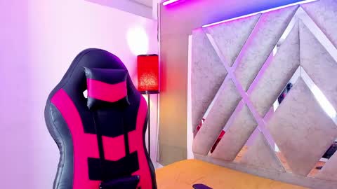 prince_arthur77 online show from 11/08/25, 03:12