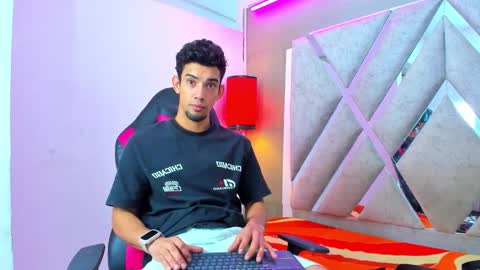 prince_arthur77 online show from 01/09/26, 02:53