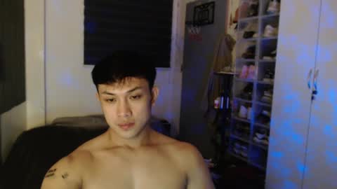 Snapshot of princeadrianx chatting on 04/22/26, 04:41 Prince Adrian online show from 04/22/26, 04:41