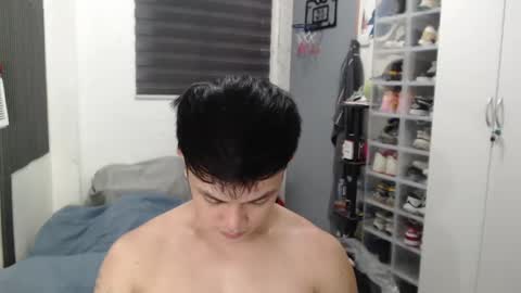 Snapshot of princeadrianx chatting on 04/27/26, 08:56 Prince Adrian online show from 04/27/26, 08:56