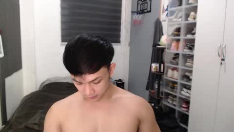 Snapshot of princeadrianx chatting on 04/28/26, 05:51 Prince Adrian online show from 04/28/26, 05:51