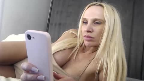 Snapshot of princeessa chatting on 04/16/26, 08:20 princeessa online show from 04/16/26, 08:20