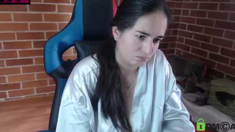 Snapshot of princesa_leia_zathur chatting on 06/15/26, 04:20 Leia online show from 06/15/26, 04:20