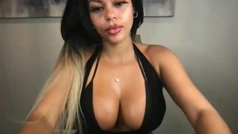 Snapshot of princess1tick chatting on 10/15/25, 10:10 princess1tick online show from 10/15/25, 10:10