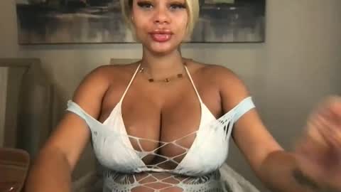 Snapshot of princess1tick chatting on 04/27/26, 07:12 princess1tick online show from 04/27/26, 07:12