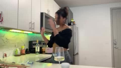 Snapshot of princess_cece chatting on 11/05/25, 07:25 Cece NEXT LIVESTREAM -- DEC. 4th 7 PM CST online show from 11/05/25, 07:25