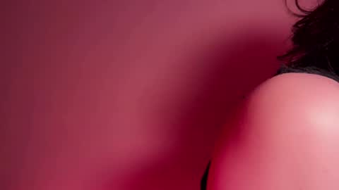 Snapshot of princess_euphoria chatting on 12/17/24, 02:33 Kristina online show from 12/17/24, 02:33