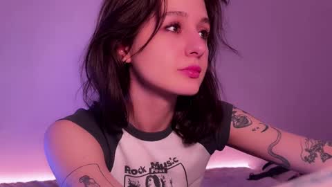 Snapshot of princess_euphoria chatting on 12/19/24, 04:35 Kristina online show from 12/19/24, 04:35