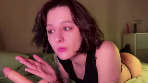 Snapshot of princess_euphoria chatting on 12/24/24, 04:19 Kristina online show from 12/24/24, 04:19