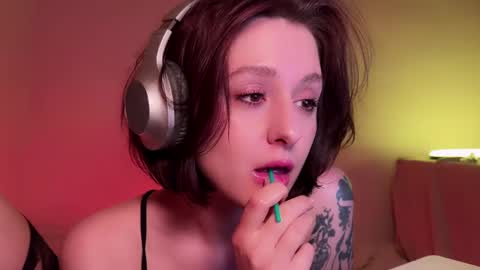 Snapshot of princess_euphoria chatting on 03/01/25, 02:55 Kristina online show from 03/01/25, 02:55