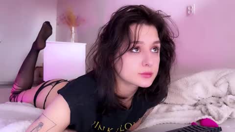 Snapshot of princess_euphoria chatting on 10/21/25, 05:19 Kristina online show from 10/21/25, 05:19