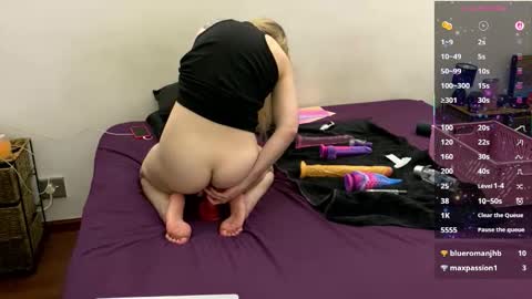 Snapshot of princess_kiki_za chatting on 09/16/25, 07:59 Kiki online show from 09/16/25, 07:59