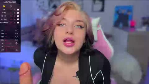 Lina online show from 02/10/25, 07:49