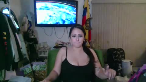 Snapshot of princess_liz chatting on 10/08/25, 04:32 Lizzie online show from 10/08/25, 04:32