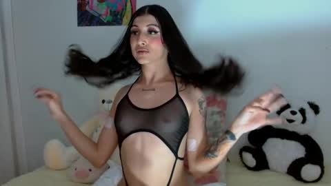 Sophie online show from 11/05/25, 04:12