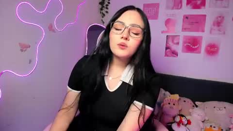Snapshot of princess_saris chatting on 06/17/26, 06:20 online show from 06/17/26, 06:20