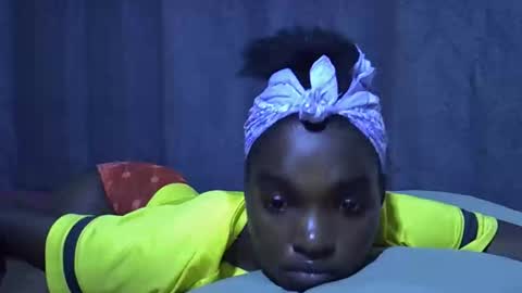 princess_scovia online show from 12/03/25, 07:01