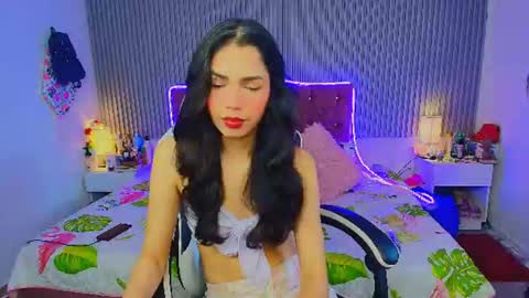 Snapshot of princess_skinny18 chatting on 07/09/26, 07:40 princess_skinny18 online show from 07/09/26, 07:40