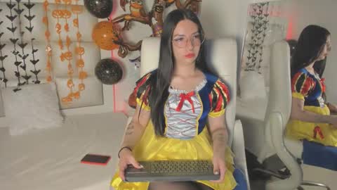 princess_tokyo_ online show from 10/14/25, 04:57