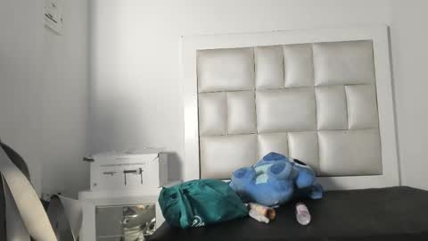 princess_tokyo_ online show from 11/18/25, 04:39