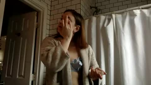 Snapshot of princessannieviolet chatting on 02/21/26, 07:37 Annie Violet online show from 02/21/26, 07:37