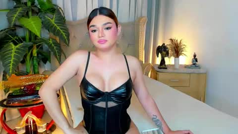 Snapshot of princesshugecumontop chatting on 11/08/25, 11:54 PrincessDONT FORGET TO FOLLOW ME online show from 11/08/25, 11:54